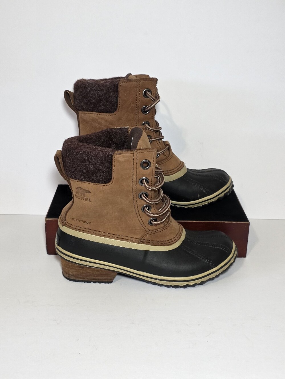 Sorel Conquest Carly Short Waterproof Snow Boots Leather Rubber Brown Size 6